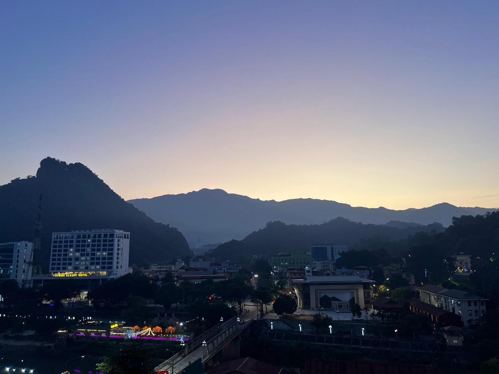 Cao Nguyen Hotel Ha Giang Exterior photo